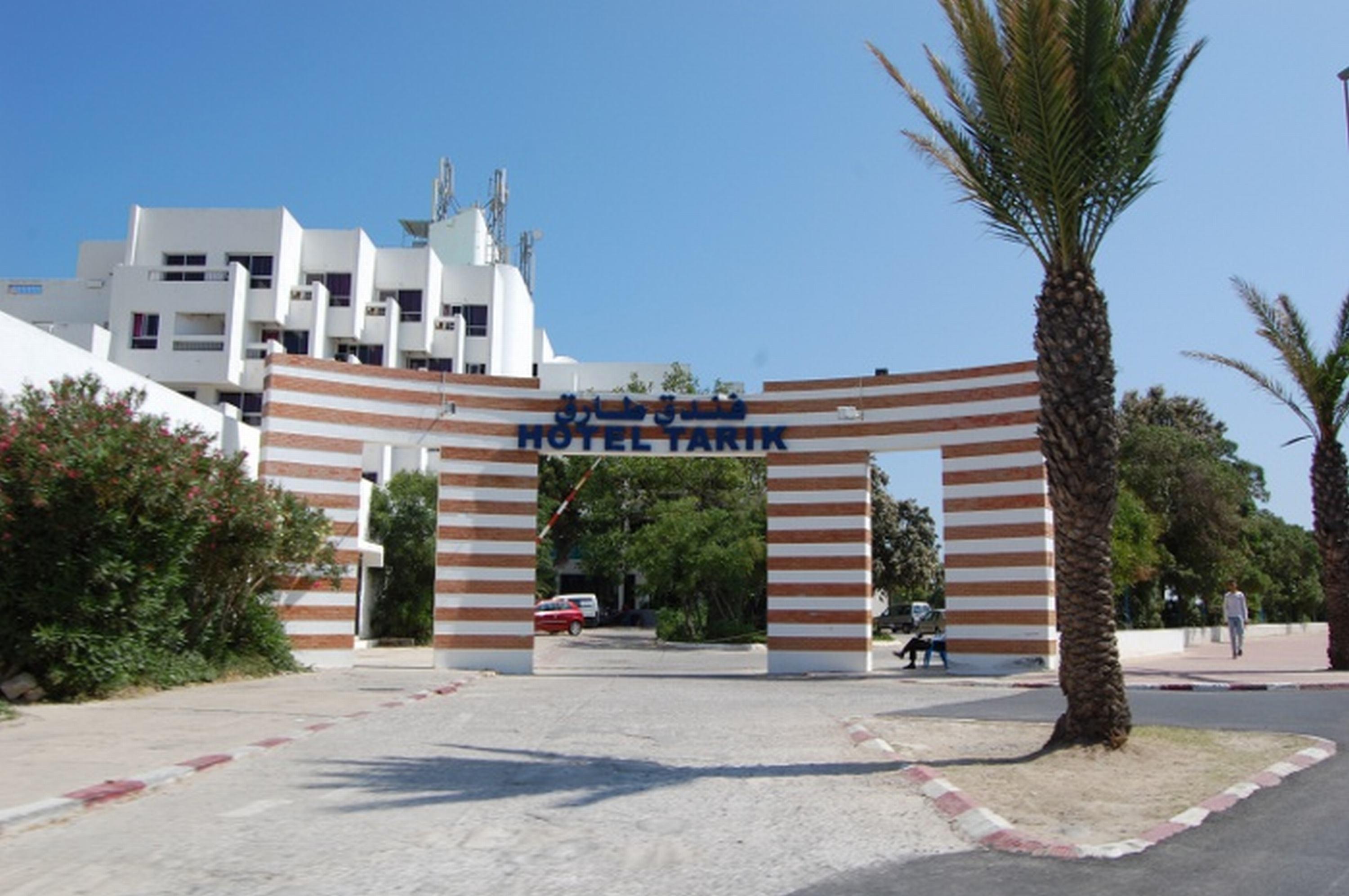 Umh Tarik Hotel Tanger Extérieur photo